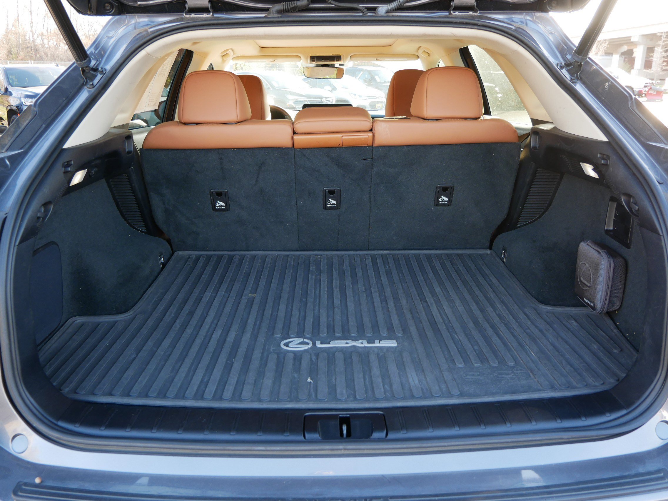 Used 2022 Lexus RX 450h AWD w/ Premium Package image 18