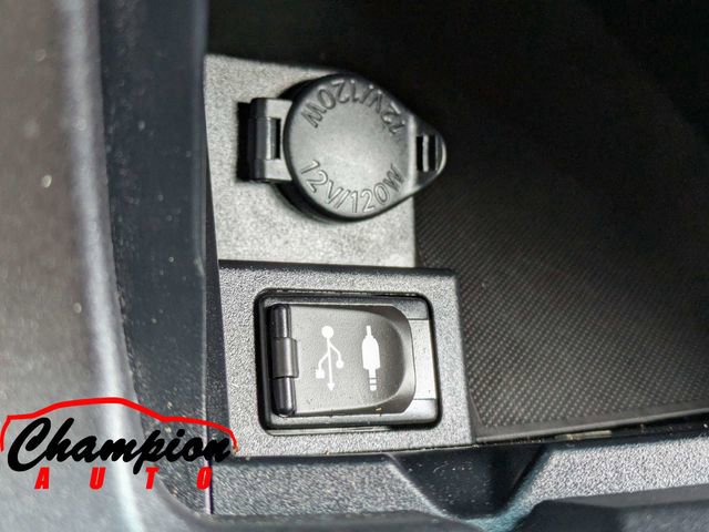 Used 2015 Toyota Camry XSE FWD image 23