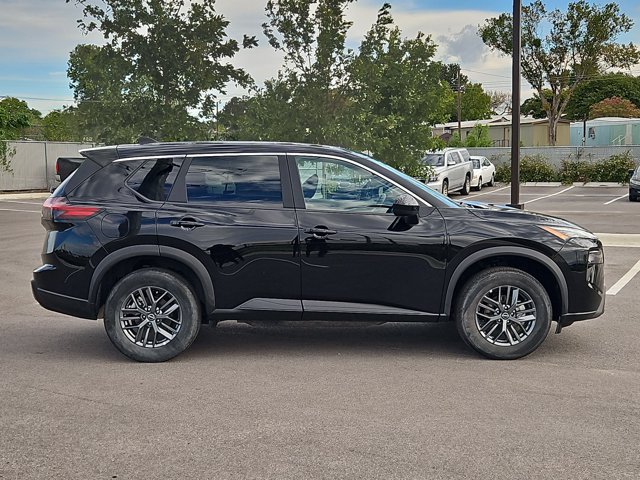 Used 2026 Nissan Rogue SV FWD image 4