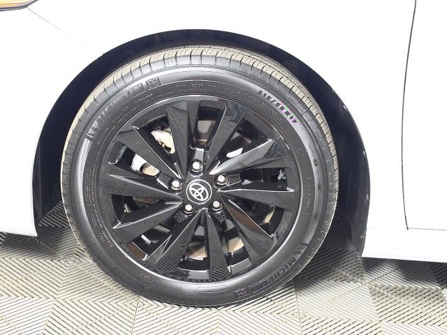 Used 2023 Toyota Camry LE AWD/4WD image 9