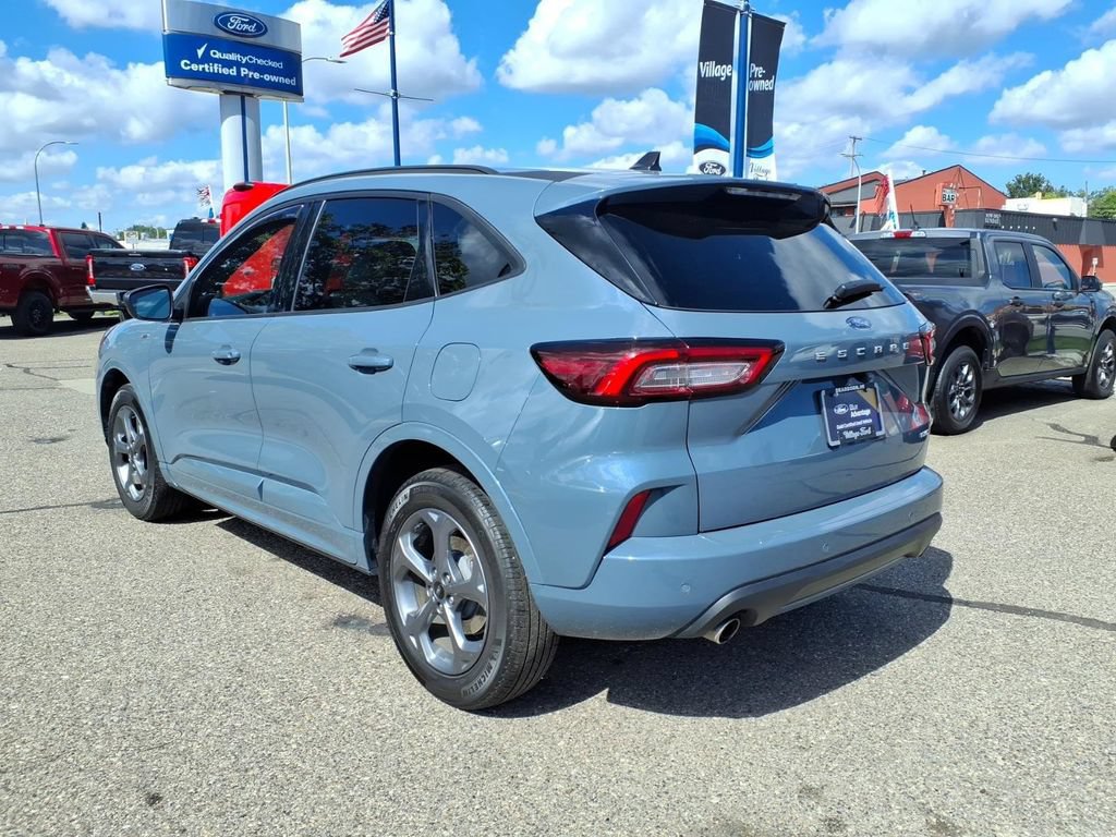Certified 2023 Ford Escape ST-Line w/ Tech Pack #1 AWD/4WD image 9