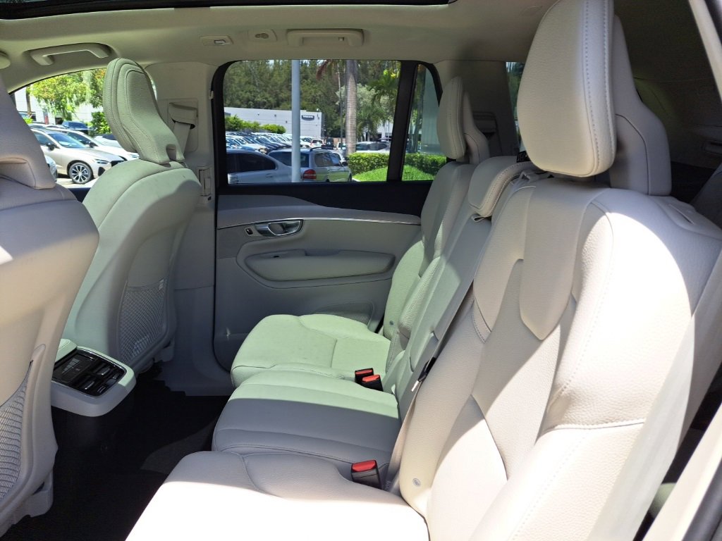 Used 2023 Volvo XC90 B5 Core w/ Protection Package Premier image 8