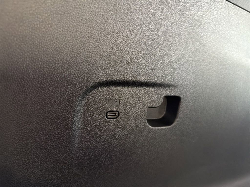 New 2026 Chevrolet Traverse LT w/ Midnight/Sport Edition image 38