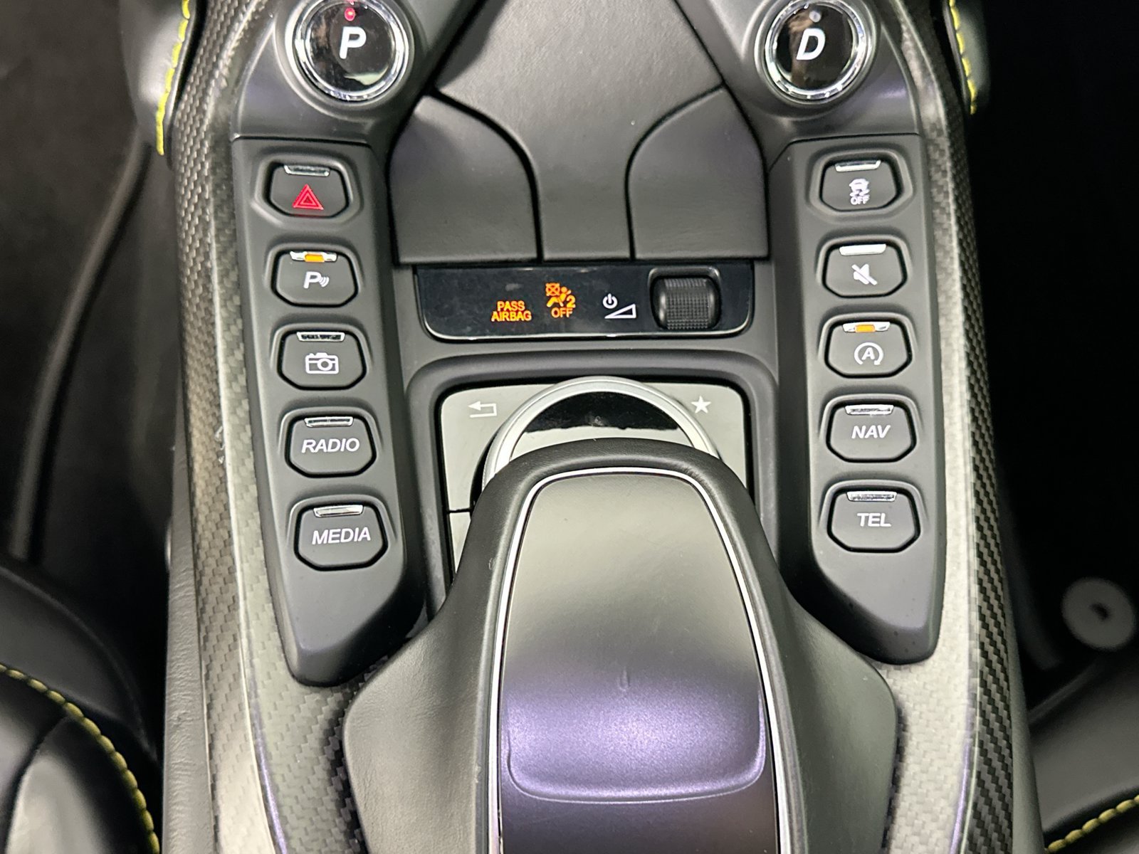 Used 2019 Aston Martin V8 Vantage Coupe RWD image 26