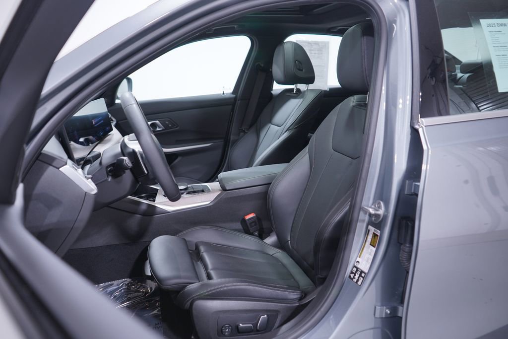 Used 2025 BMW 330i xDrive Sedan image 7