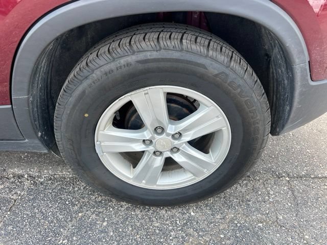 Used 2017 Chevrolet Trax LT w/ Sun & Sound Package FWD image 8