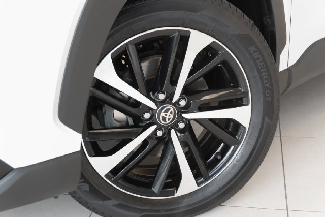 Used 2023 Toyota Corolla Cross AWD Hybrid w/ Convenience Package image 2