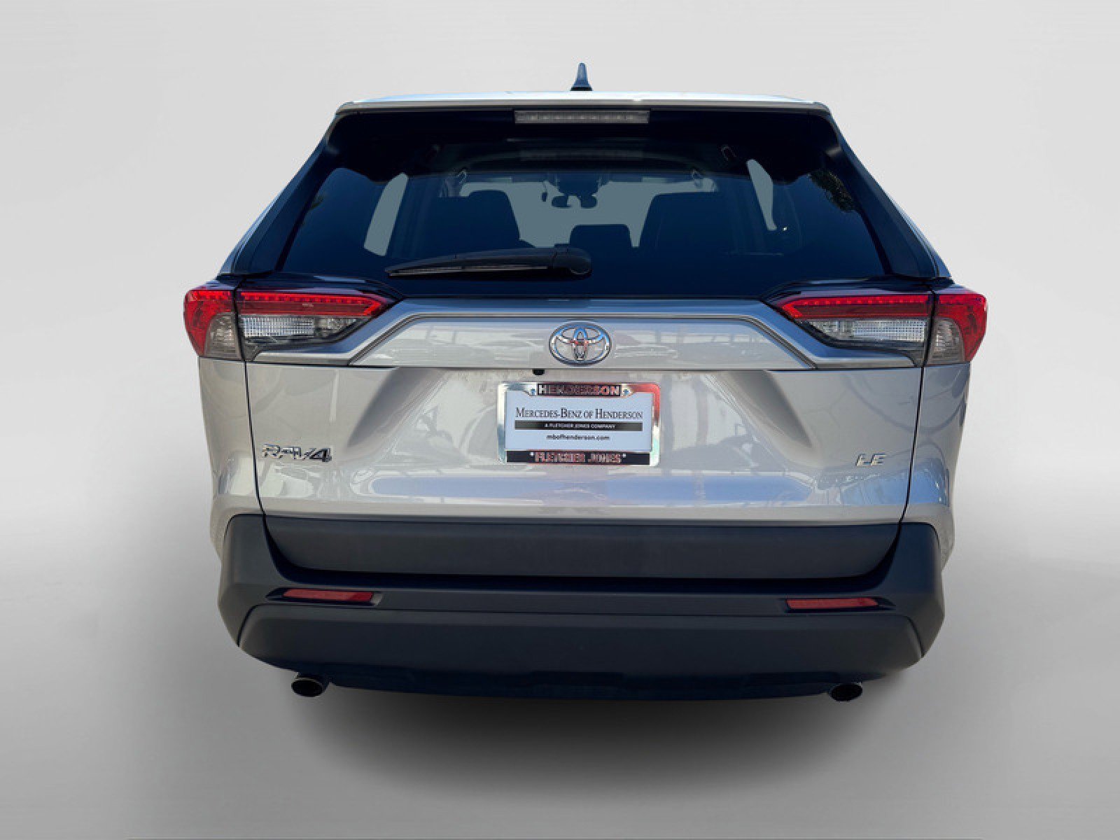 Used 2021 Toyota RAV4 LE image 4