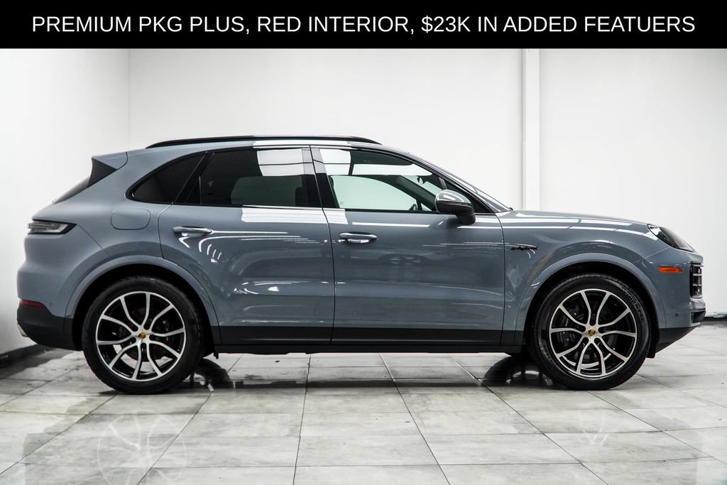 Used 2024 Porsche Cayenne AWD/4WD image 8