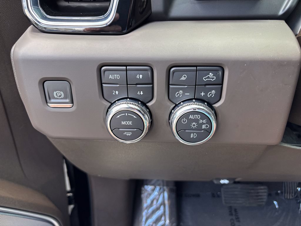 Used 2023 GMC Sierra 1500 Denali AWD/4WD image 34
