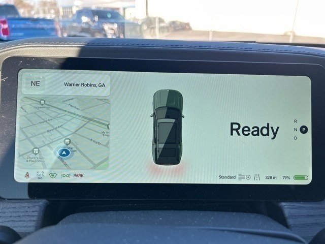 Used 2025 Rivian R1S Adventure image 8