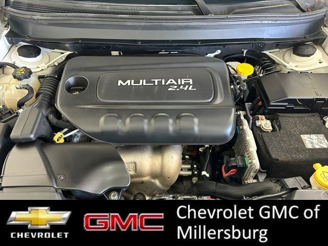 Used 2018 Jeep Cherokee Latitude w/ Altitude Package AWD/4WD image 8