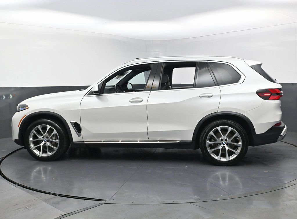 Used 2024 BMW X5 xDrive40i AWD/4WD image 11