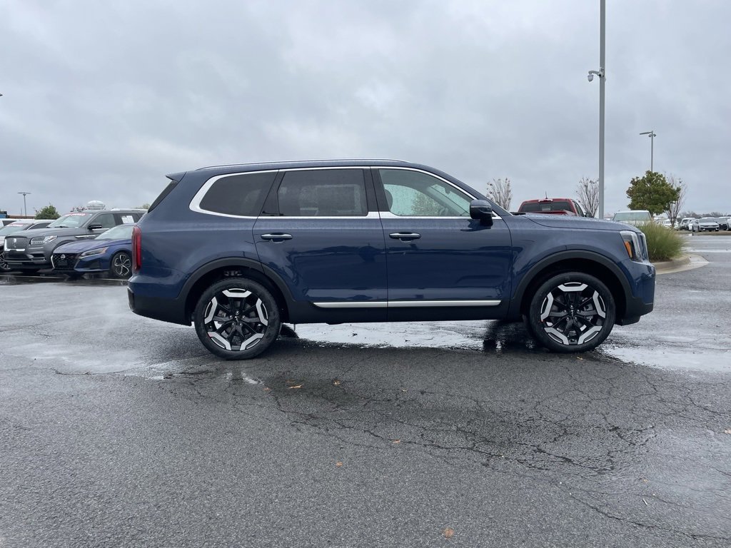 New 2025 Kia Telluride S image 9