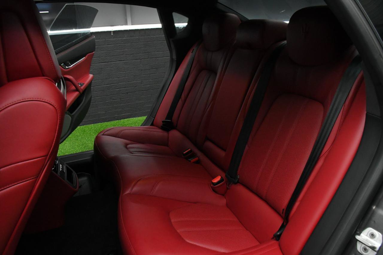 Used 2017 Maserati Quattroporte GTS GranSport RWD image 40