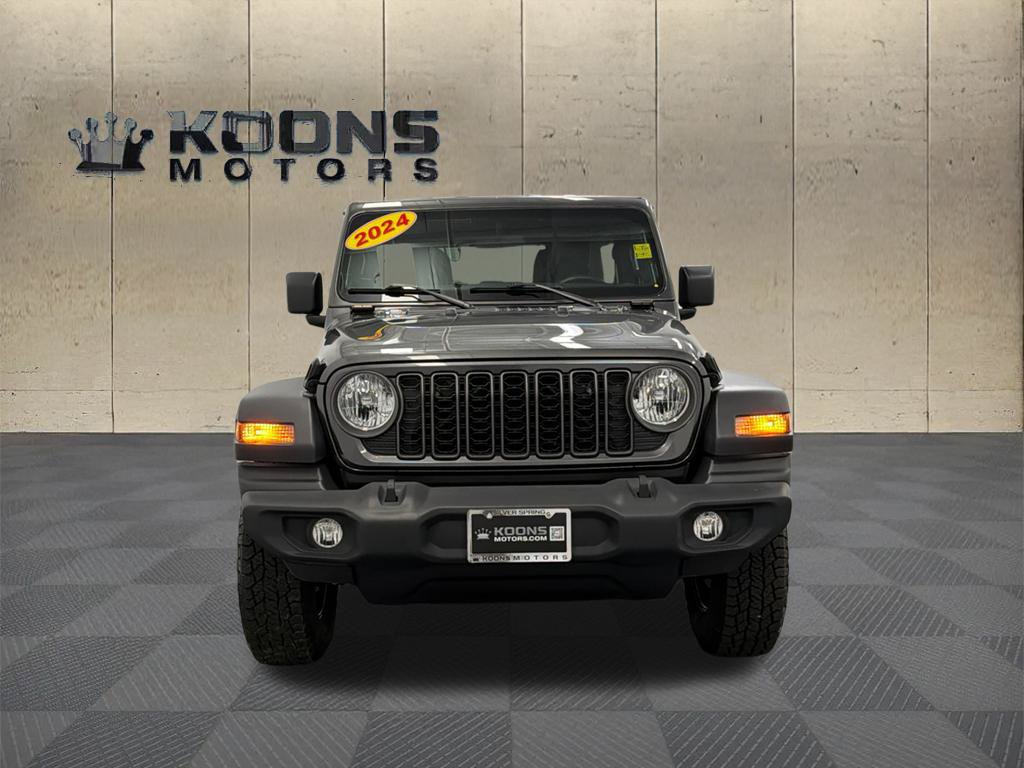 Used 2024 Jeep Wrangler Unlimited Sport AWD/4WD image 3