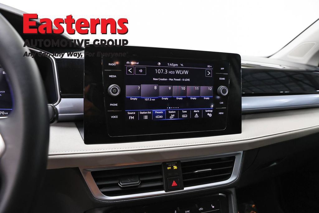 Used 2025 Volkswagen Taos SE AWD/4WD image 18