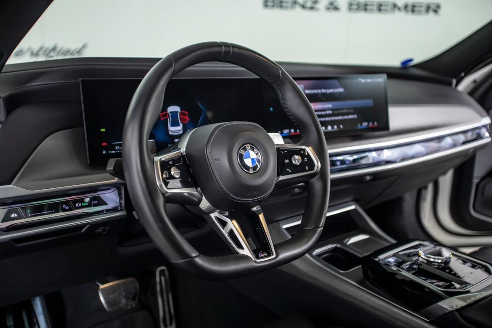 Used 2023 BMW 760i xDrive w/ Executive Package AWD/4WD image 21