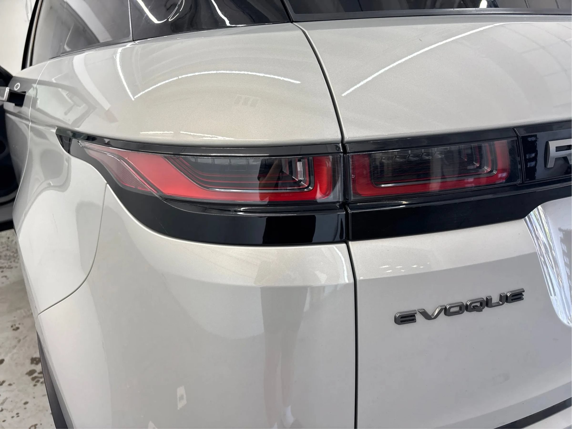 Used 2020 Land Rover Range Rover Evoque First Edition AWD/4WD image 33