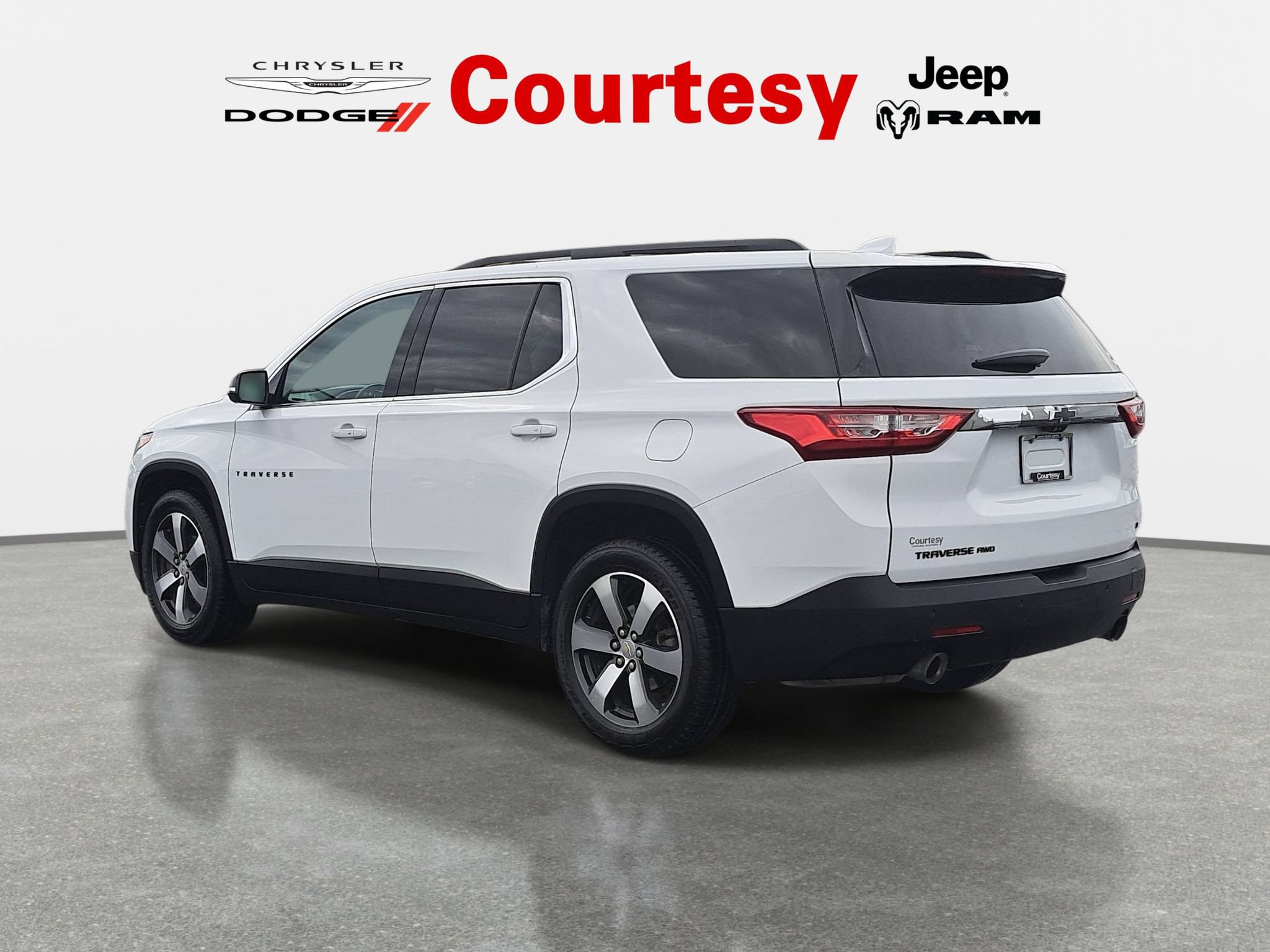 Used 2020 Chevrolet Traverse LT w/ LT Premium Package AWD/4WD image 6