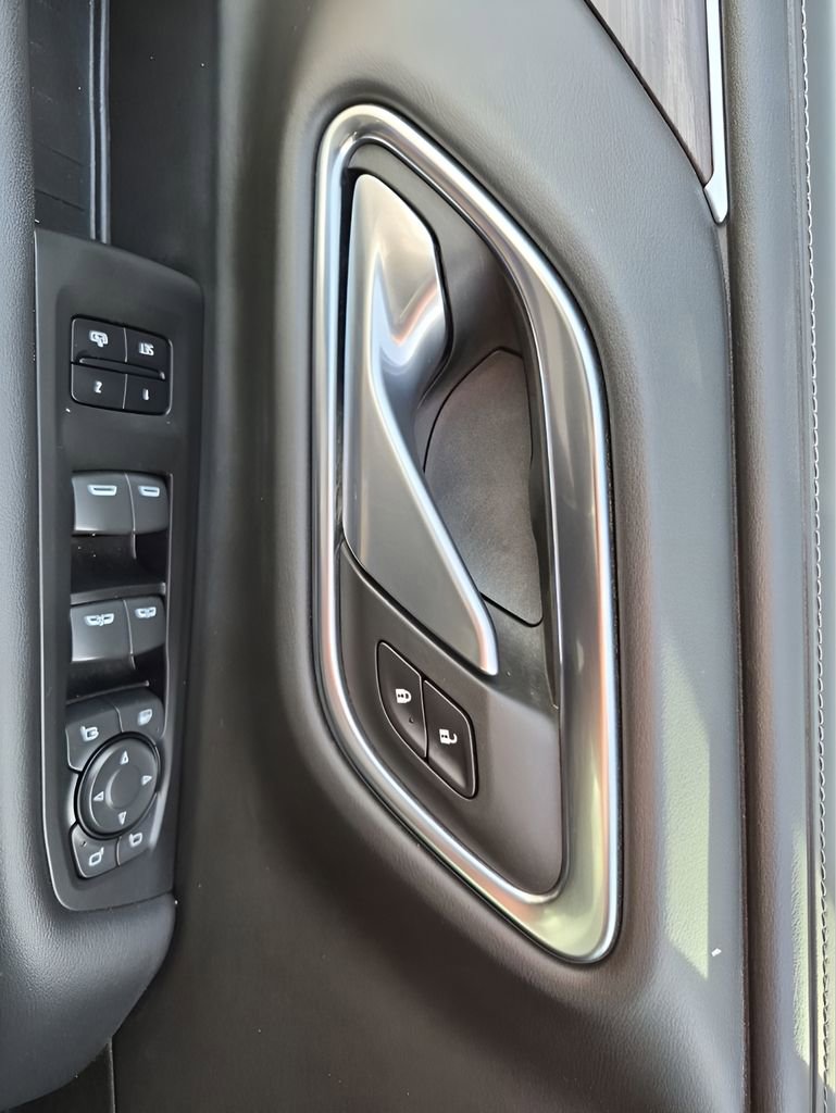 Used 2022 Chevrolet Tahoe Z71 w/ Off-Road Capability Package image 27