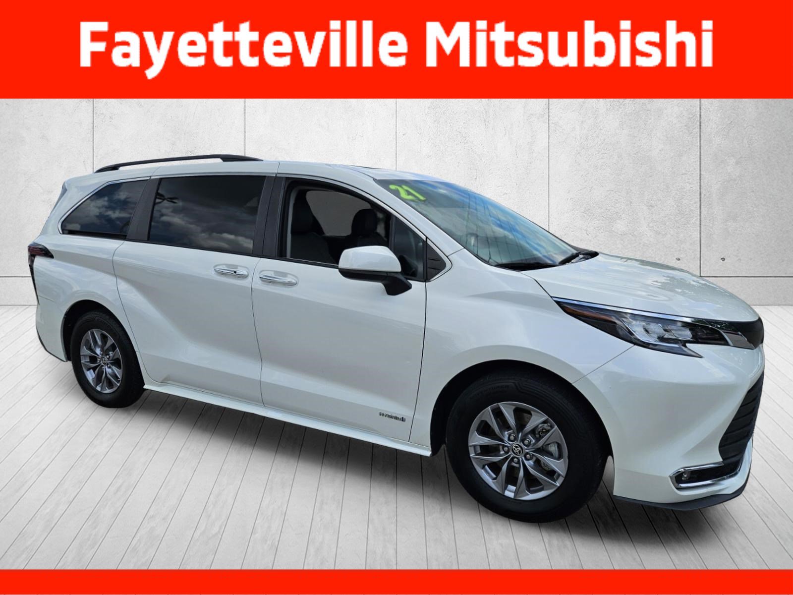 Used 2021 Toyota Sienna XLE