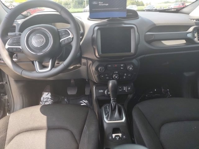 Used 2023 Jeep Renegade Latitude AWD/4WD image 13