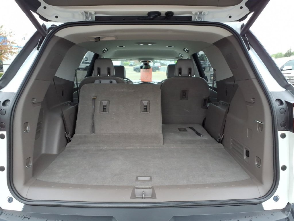 Used 2018 Chevrolet Traverse LT FWD image 8