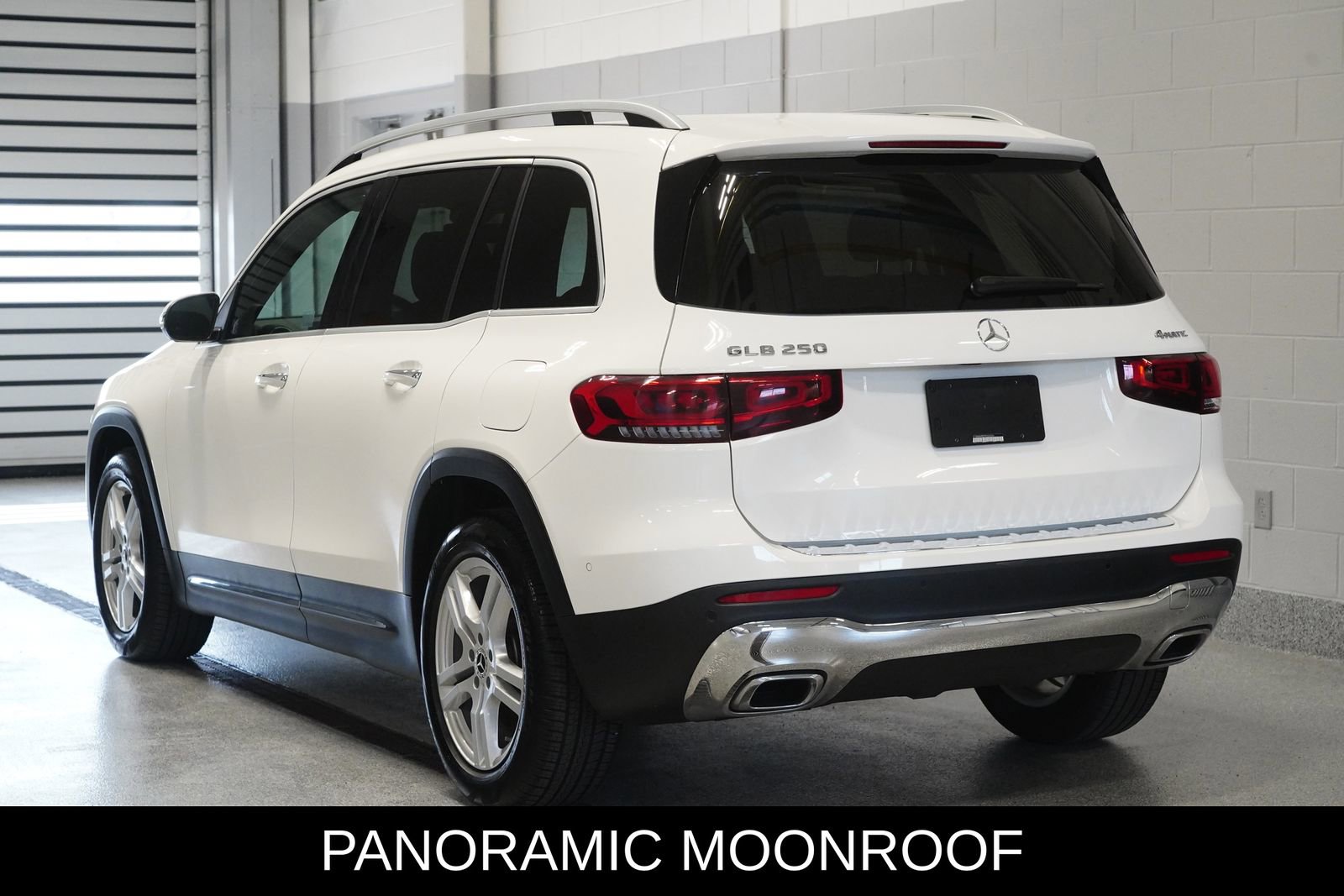 Used 2023 Mercedes-Benz GLB 250 4MATIC image 4