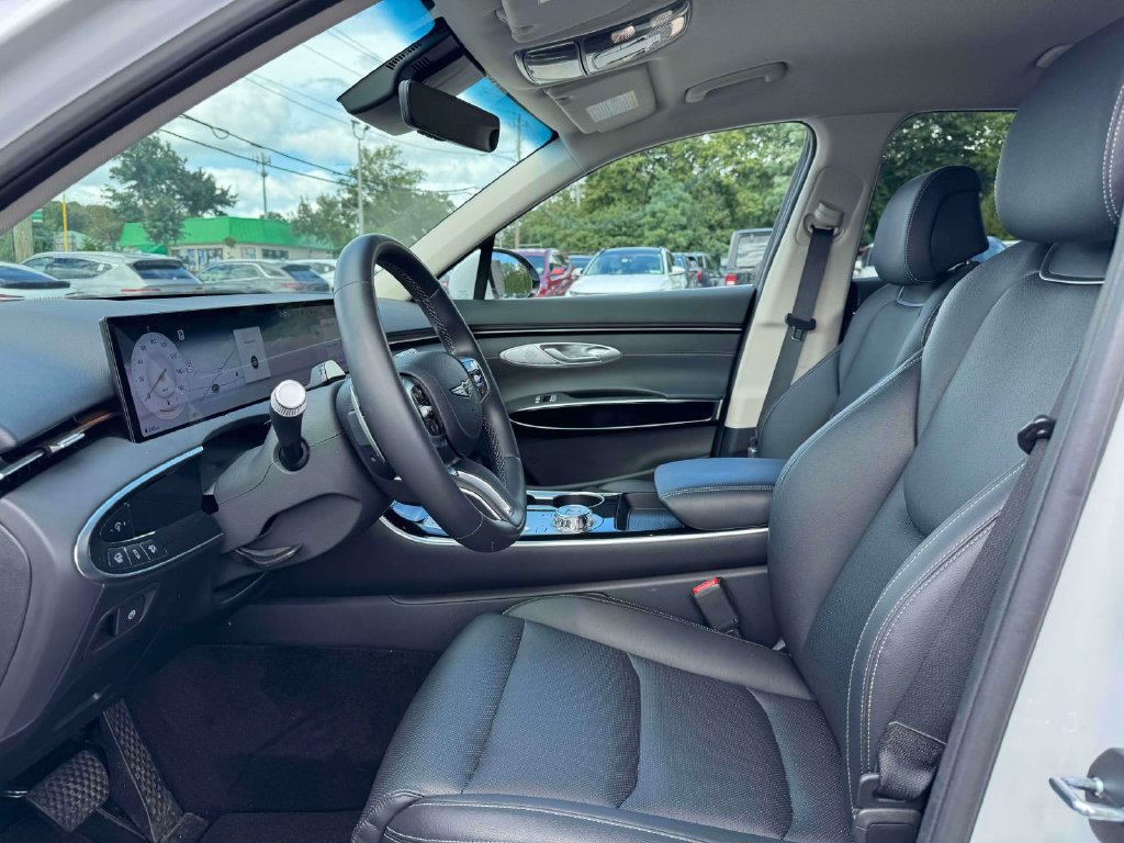 Certified 2026 Genesis GV70 2.5T AWD/4WD image 12