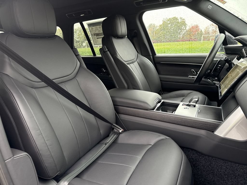 New 2025 Land Rover Range Rover SE AWD/4WD image 16