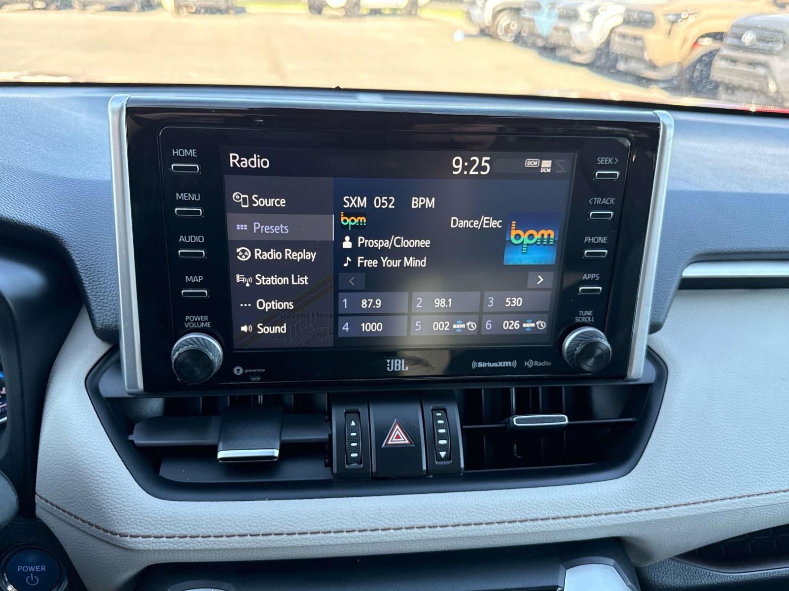 Used 2021 Toyota RAV4 Limited AWD/4WD image 21