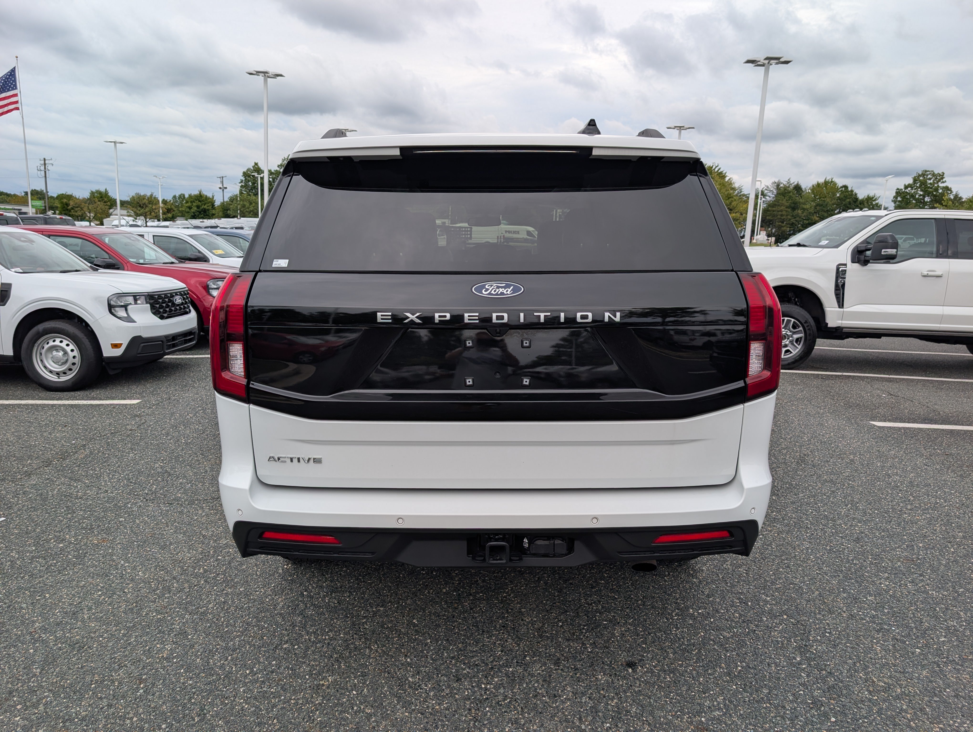 Certified 2025 Ford Expedition Active AWD/4WD image 5
