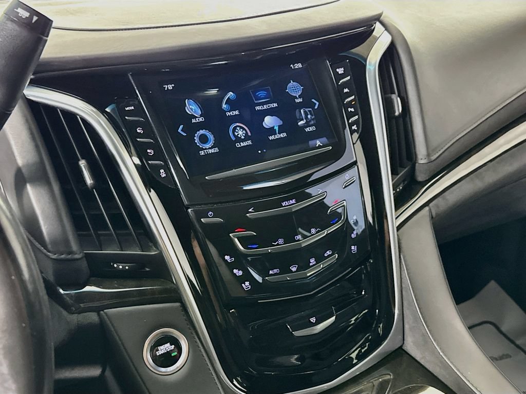 Used 2020 Cadillac Escalade ESV Platinum RWD image 17