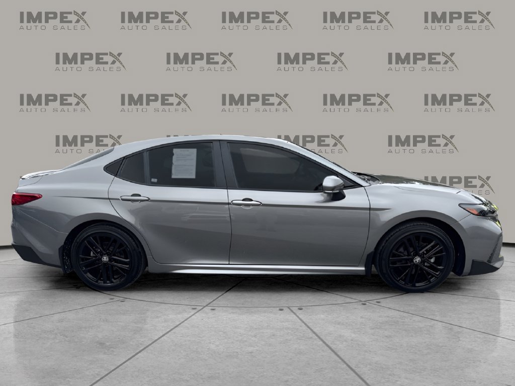 Used 2025 Toyota Camry SE FWD image 6