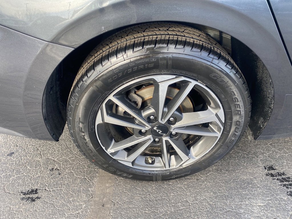 Used 2024 Kia Forte LXS w/ LXS Technology Package image 26