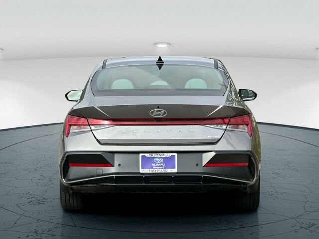 Used 2024 Hyundai Elantra Limited FWD image 5