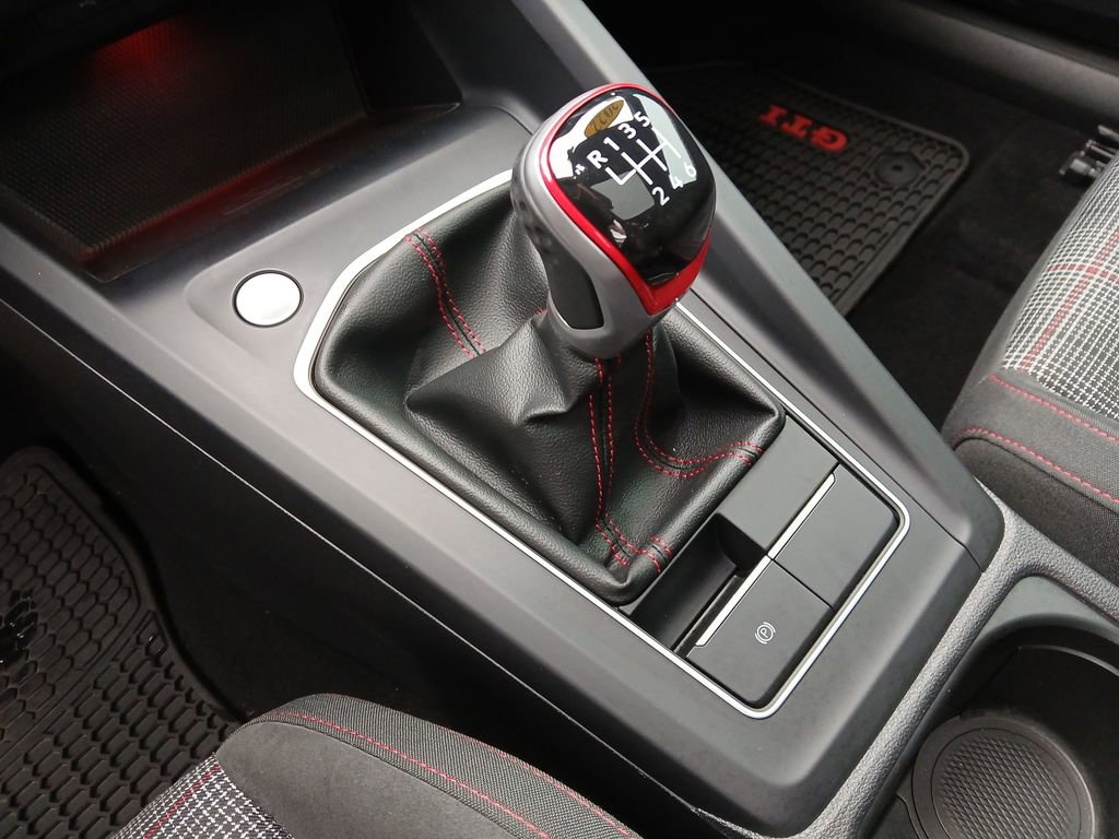 Used 2022 Volkswagen GTI SE image 25