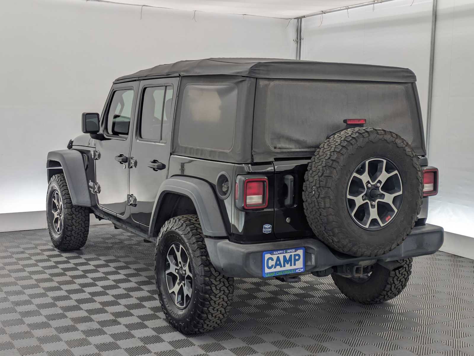 Used 2018 Jeep Wrangler Unlimited Sport image 4