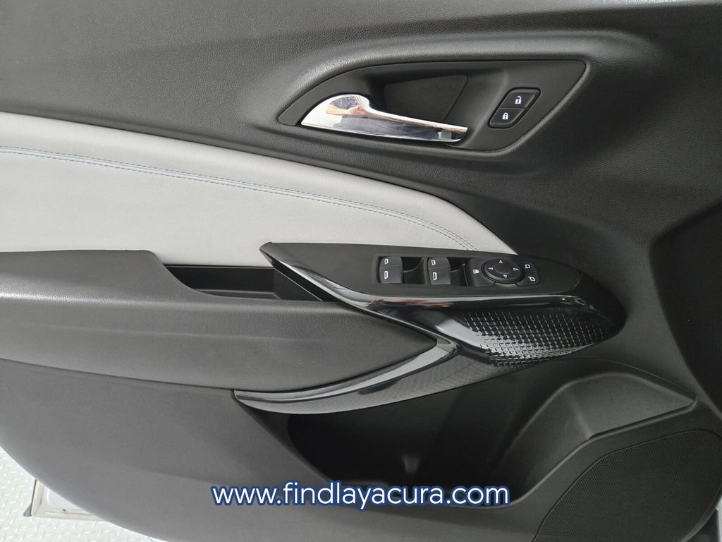 Used 2024 Chevrolet Trax LT w/ Driver Confidence Package FWD image 19