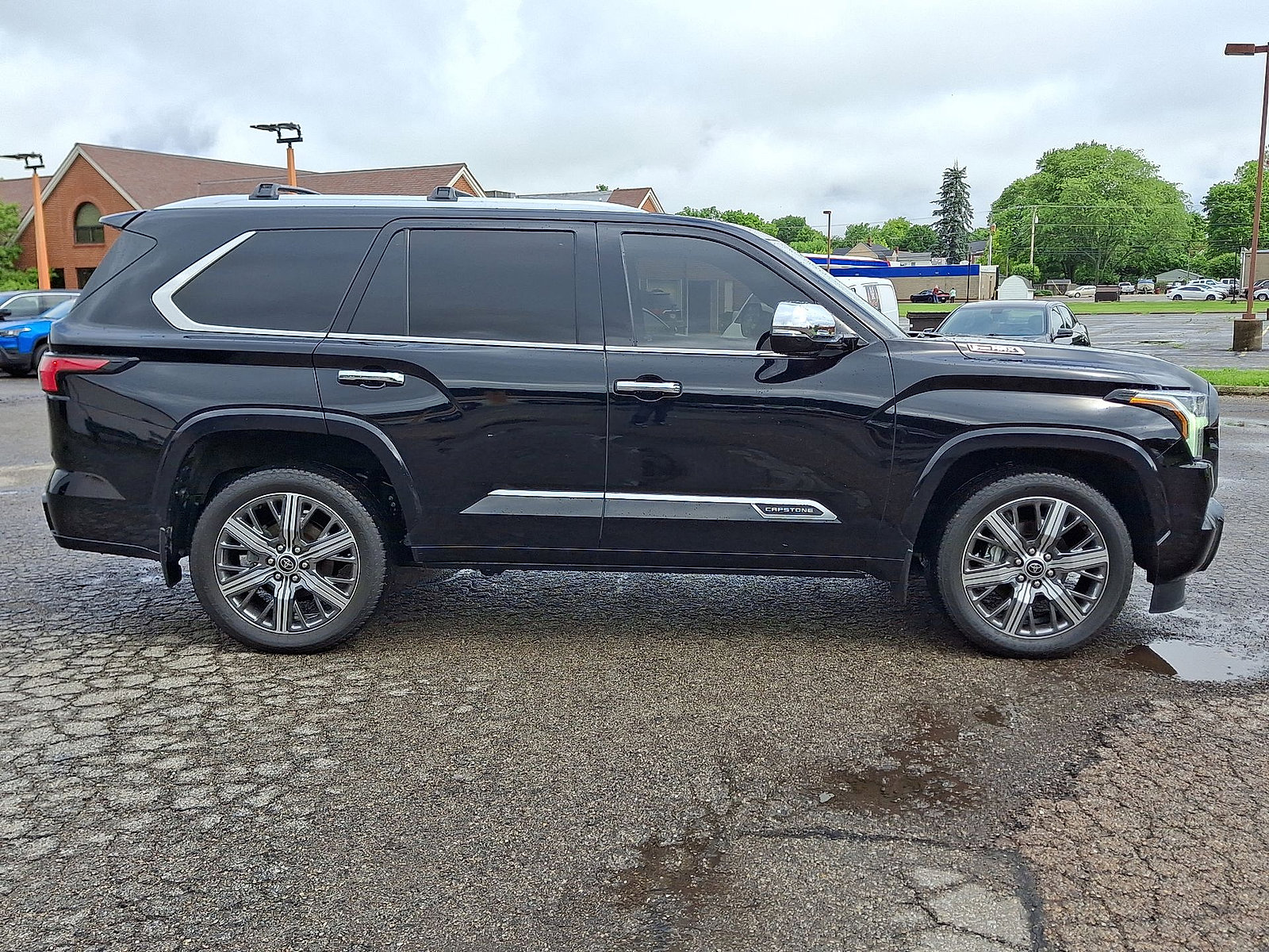 Used 2024 Toyota Sequoia Capstone AWD/4WD image 26