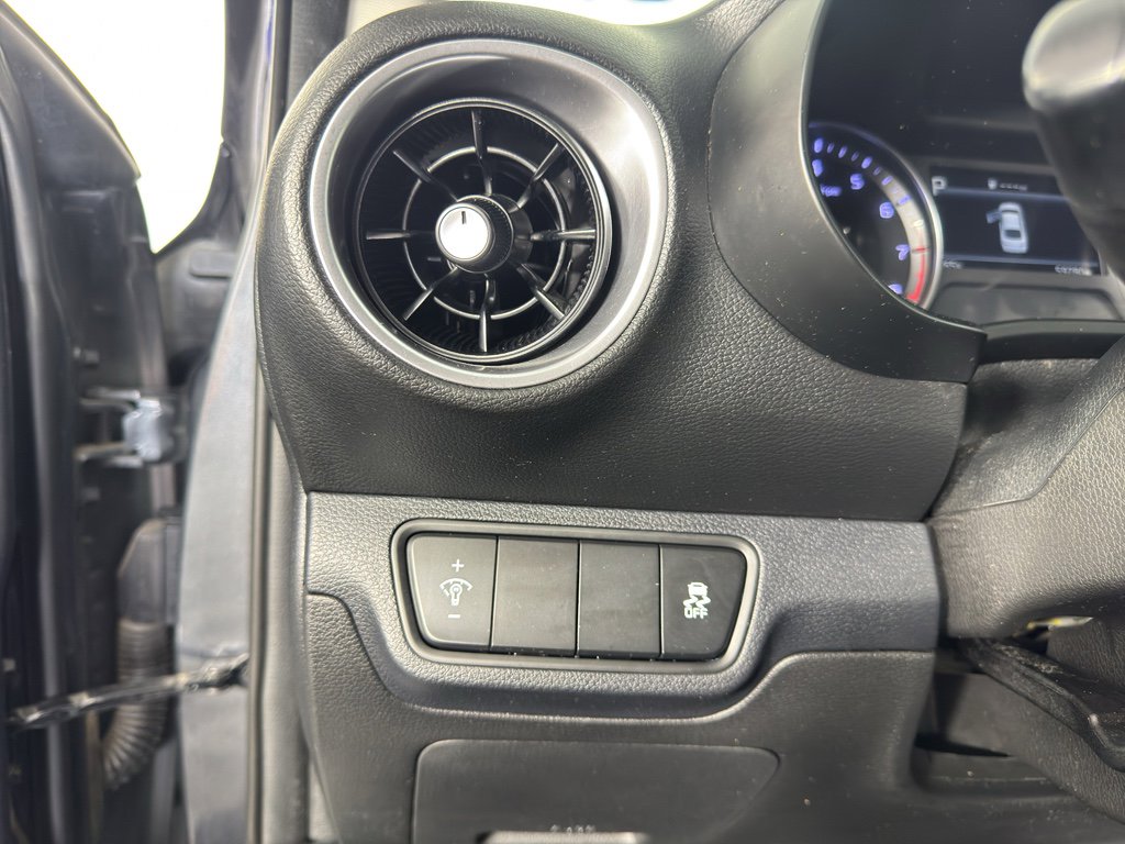 Used 2023 Kia Forte LXS image 17