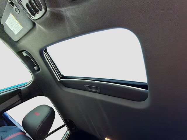 Used 2026 Chevrolet Trax RS w/ Sunroof Package FWD image 24