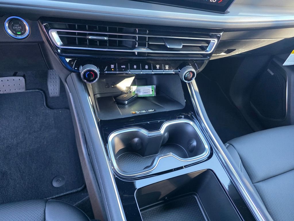 New 2025 Chevrolet Traverse LT w/ Enhanced Driving Package image 16