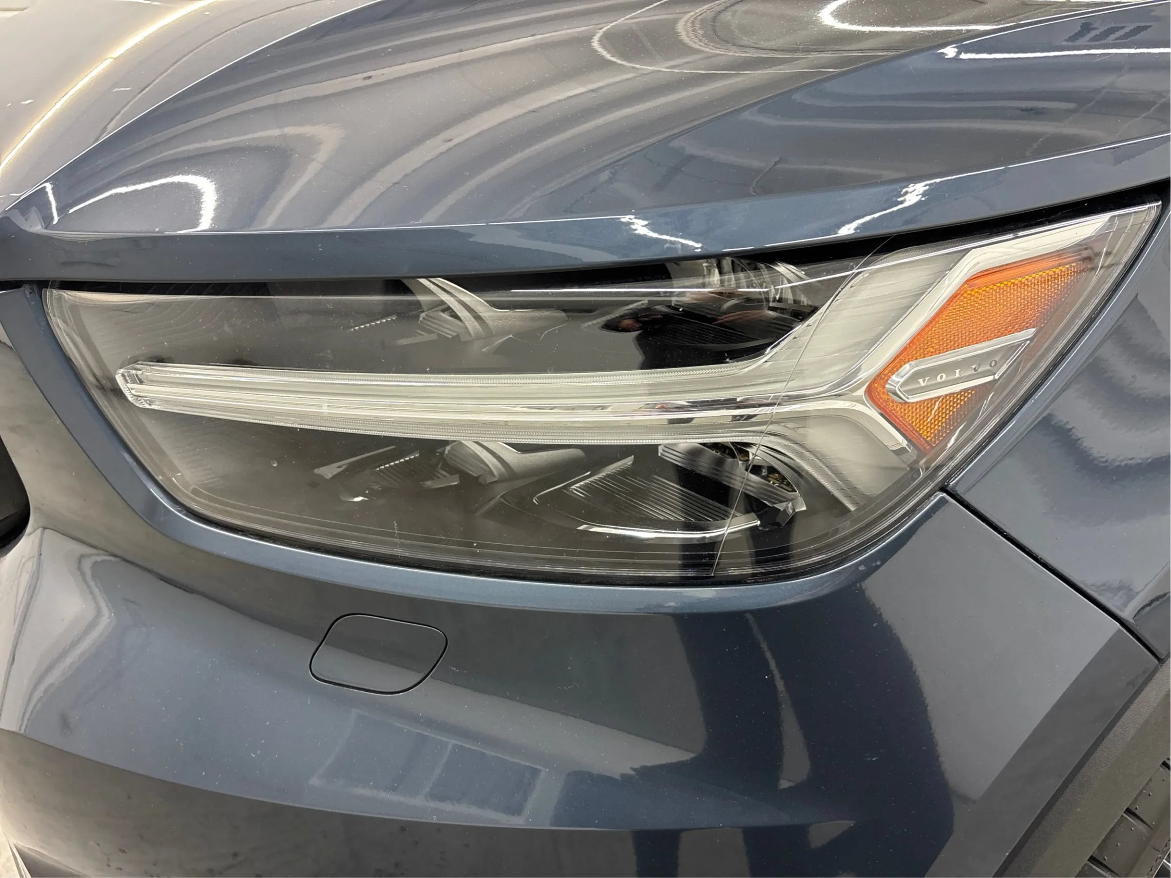 Used 2022 Volvo XC40 T5 R-Design w/ Advanced Package AWD/4WD image 32
