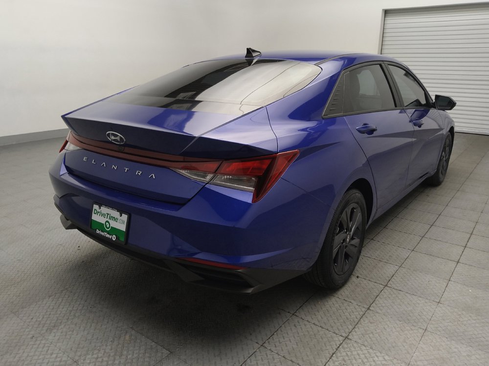 Used 2023 Hyundai Elantra SEL FWD image 9