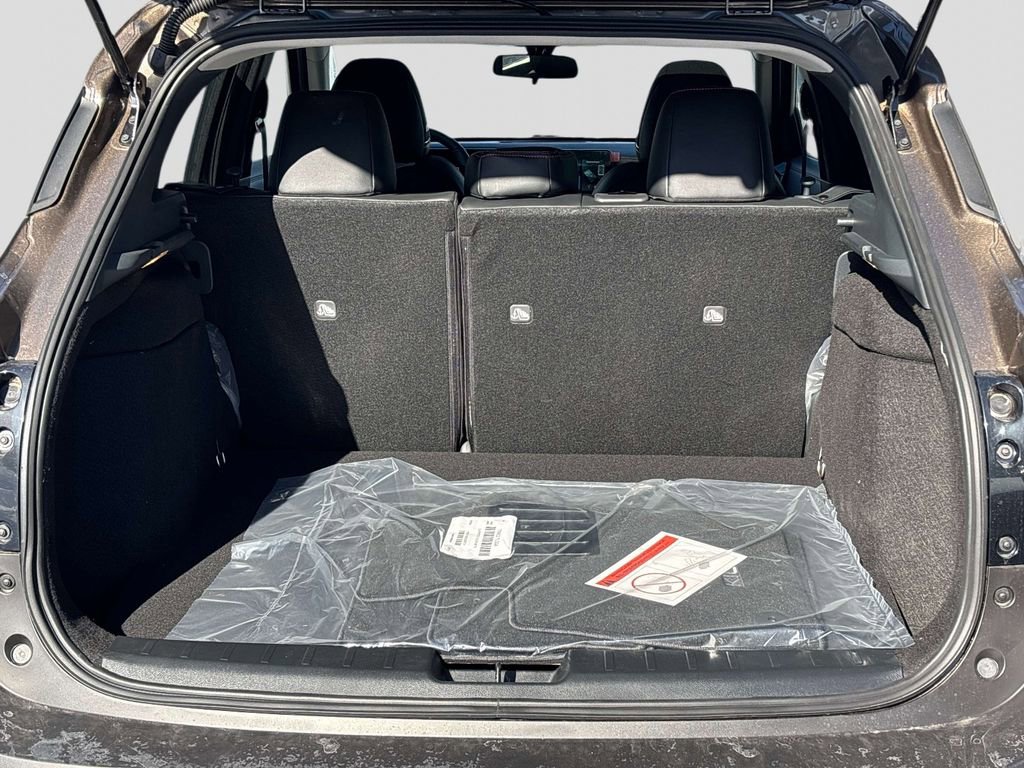 New 2026 Nissan Kicks SR w/ SR Premium Package AWD/4WD image 4