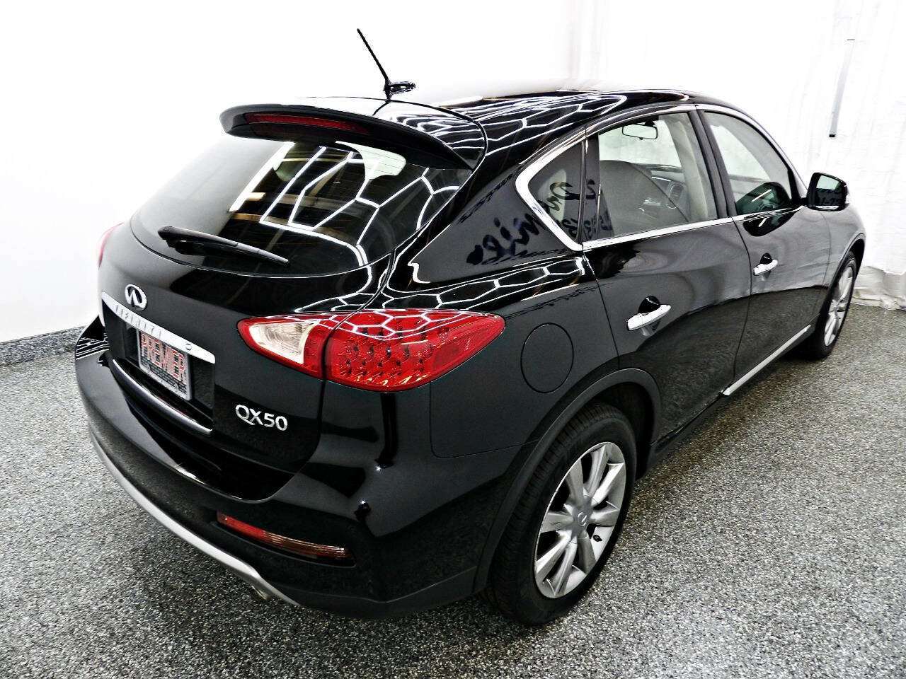 Used 2017 INFINITI QX50 AWD image 6