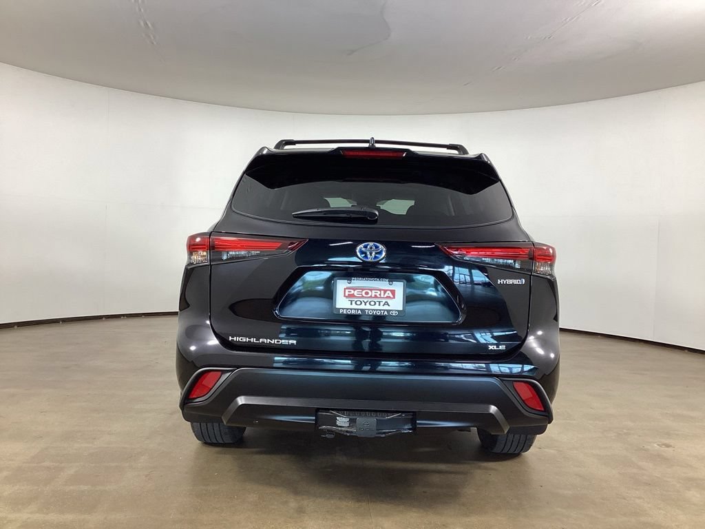 Used 2024 Toyota Highlander XLE AWD/4WD image 7