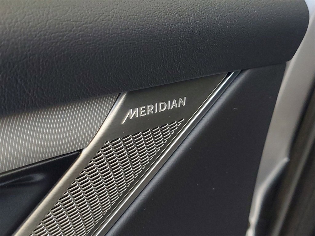 Used 2025 Jaguar F-PACE R-Dynamic S image 13